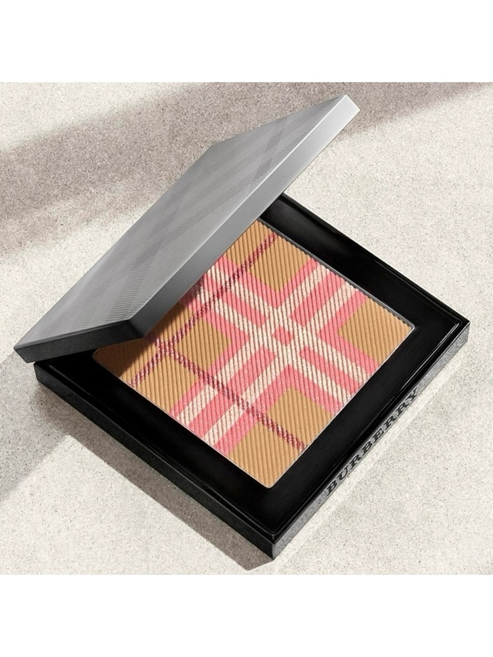 Burberry The Check Palette Blush & Bronzer Duo - Picture 3 of 3